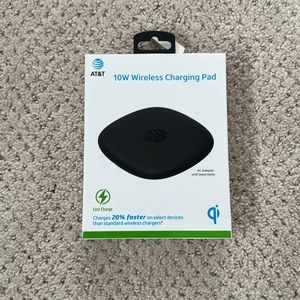 At and T wireless charging pad NWT
